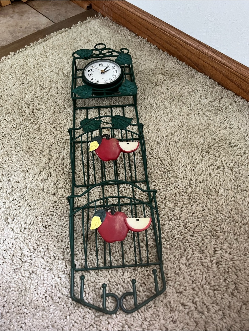 Decorative Green Apple Wall Rack with Clock/Mail Holder